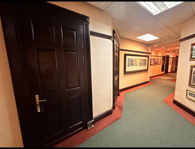 253M² OFFICE TO LET IN HOUGHTON ESTATE